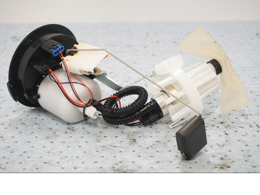 Baksidan på Bensinpump insprut från en BMW R 1250 GS -2020 motorcykel.