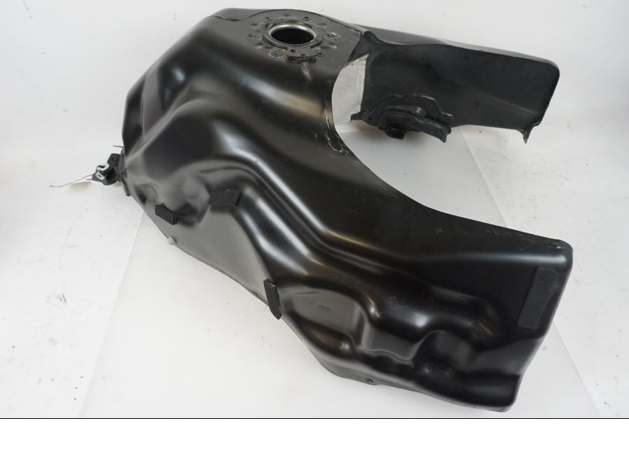 Framsidan på Bensintank från en BMW F 750 GS -2019 motorcykel.