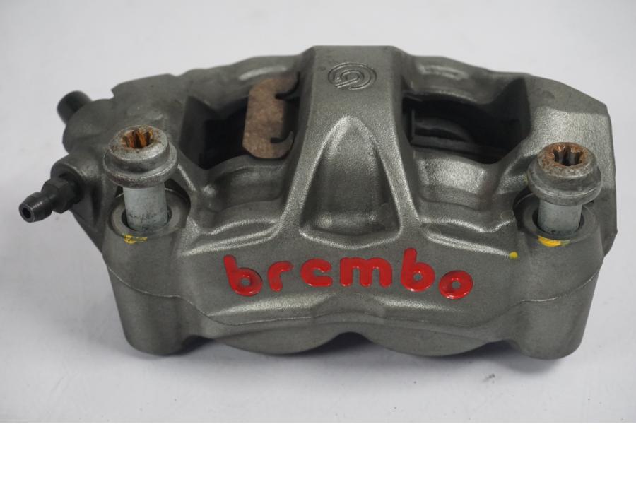 Framsidan på Bromsok från en KTM 1290 Super Duke R -2015 motorcykel.