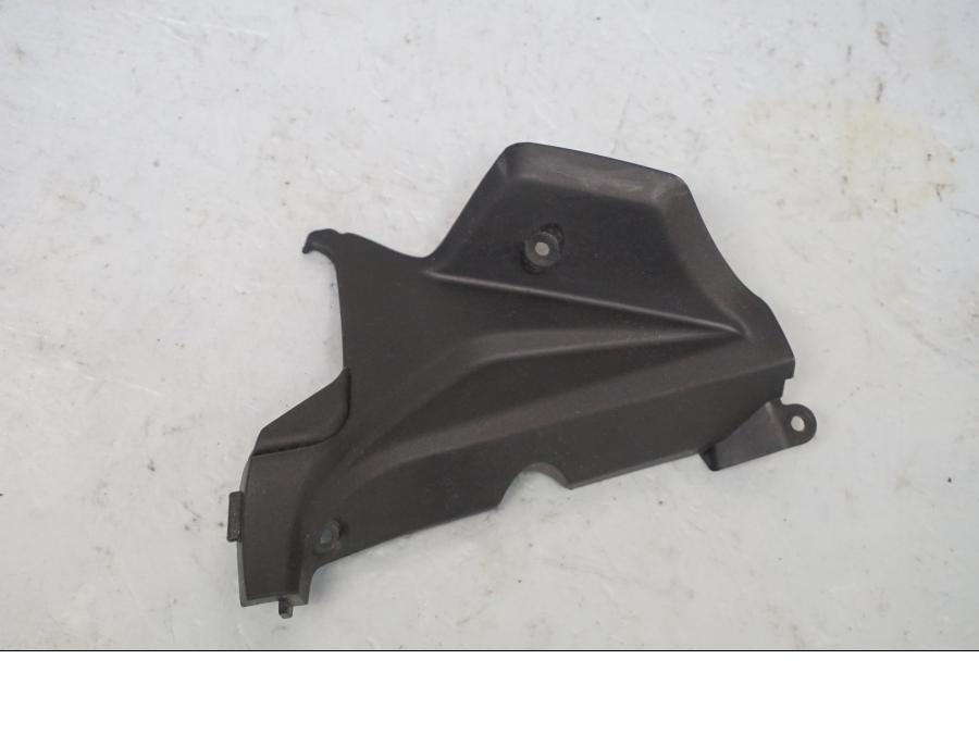 Framsidan på Toppkåpsinsida från en Aprilia Tuono V4R -2018 motorcykel.