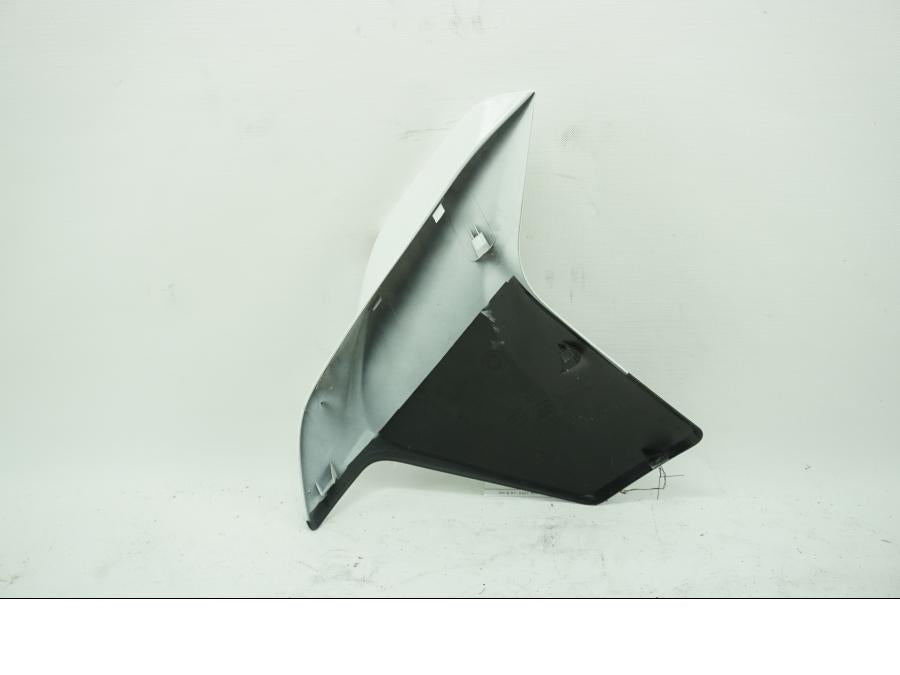 Baksidan på Sidkåpa från en Ducati Multistrada 1200 -2016 motorcykel.