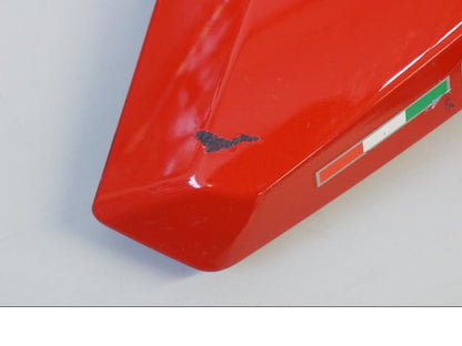 Snett uppifrån på Sidopanel från en Ducati Supersport 939 -2020 motorcykel.