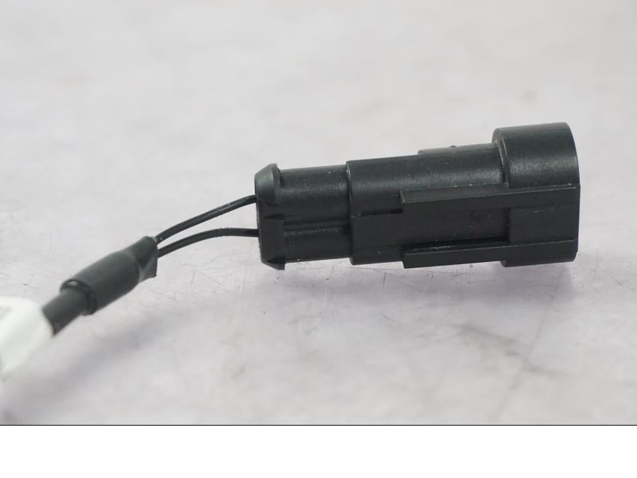 Höger sida på Antenn till tändningslås från en KTM 1290 Super Duke R -2022 motorcykel.