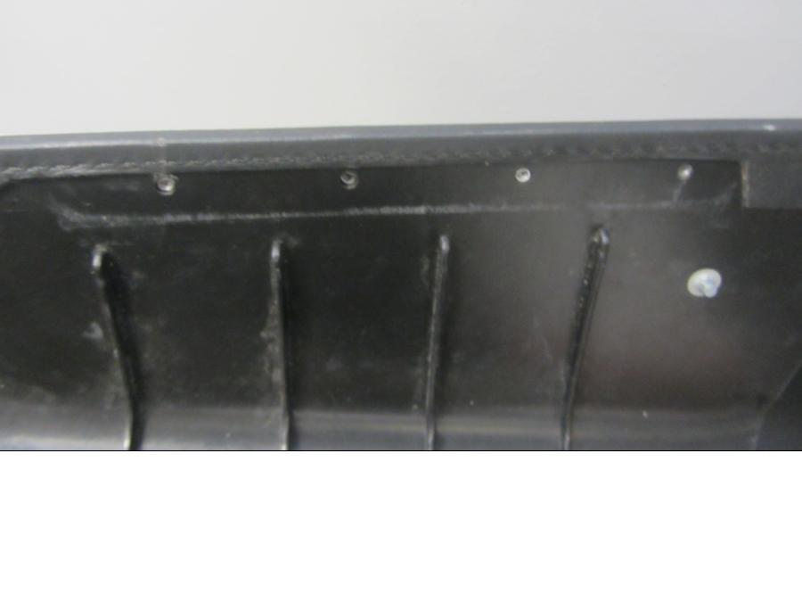 Snett nerifrån på Sidoväska från en H-D Sportster 883 XL -2015 motorcykel.