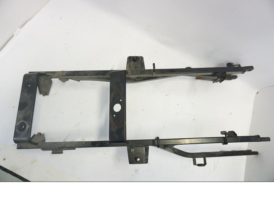 Höger sida på Bakram från en Suzuki DL 1000 -2003 motorcykel.