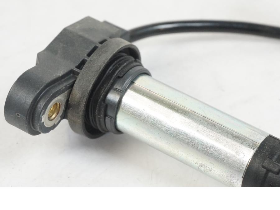 Höger sida på Tändspole från en KTM 1290 Super Duke R -2022 motorcykel.