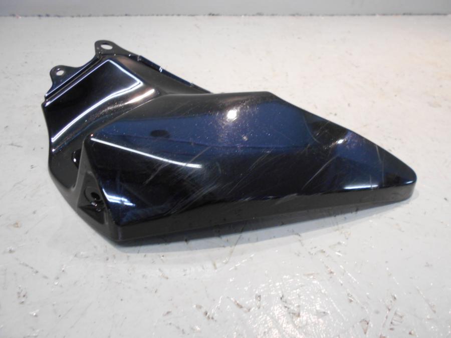 Baksidan på Bensintankskåpa från en Kawasaki Ninja H2 -2018 motorcykel.