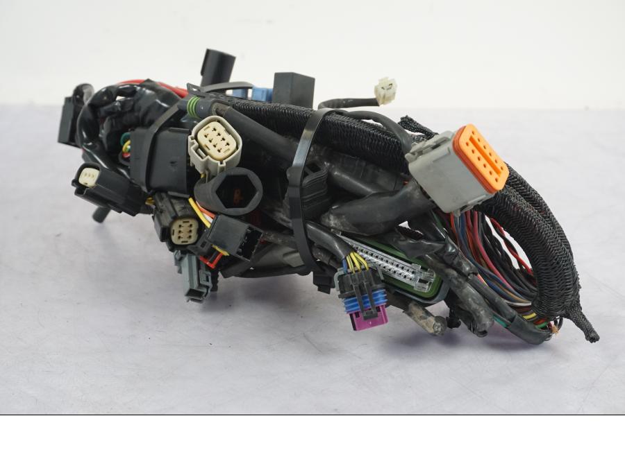 Vänster sida på Kabelstam från en H-D Sportster 883 XL -2007 motorcykel.