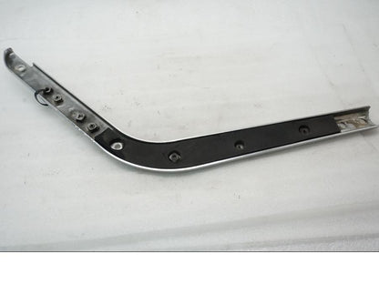 Baksidan på Bakskärmstag från en Yamaha XVZ 13TD -1999 motorcykel.