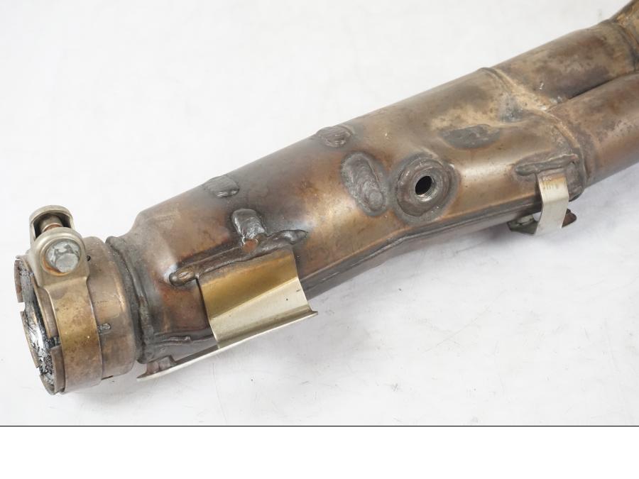 Baksidan på Grenrör från en Kawasaki ZX-6R -2011 motorcykel.