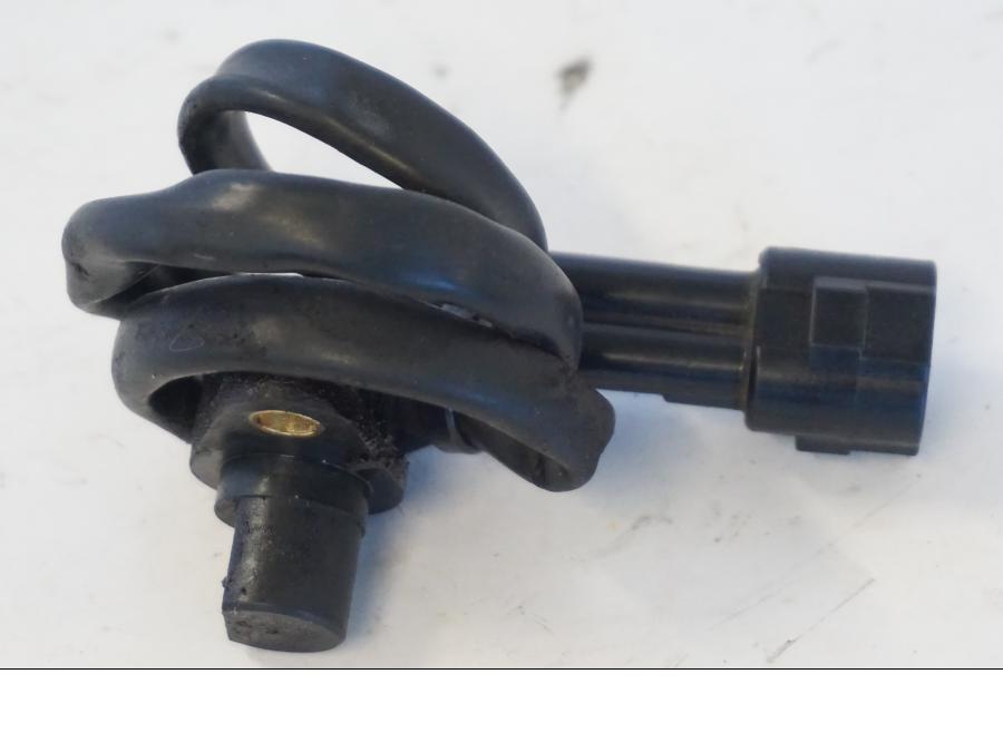 Höger sida på Hastighetsgivare från en Kawasaki ER-6N -2012 motorcykel.