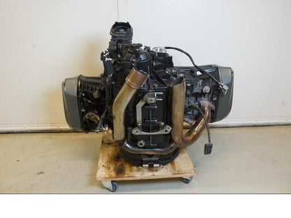 Snett uppifrån på Motor från en BMW R 1250 GS -2019 motorcykel.