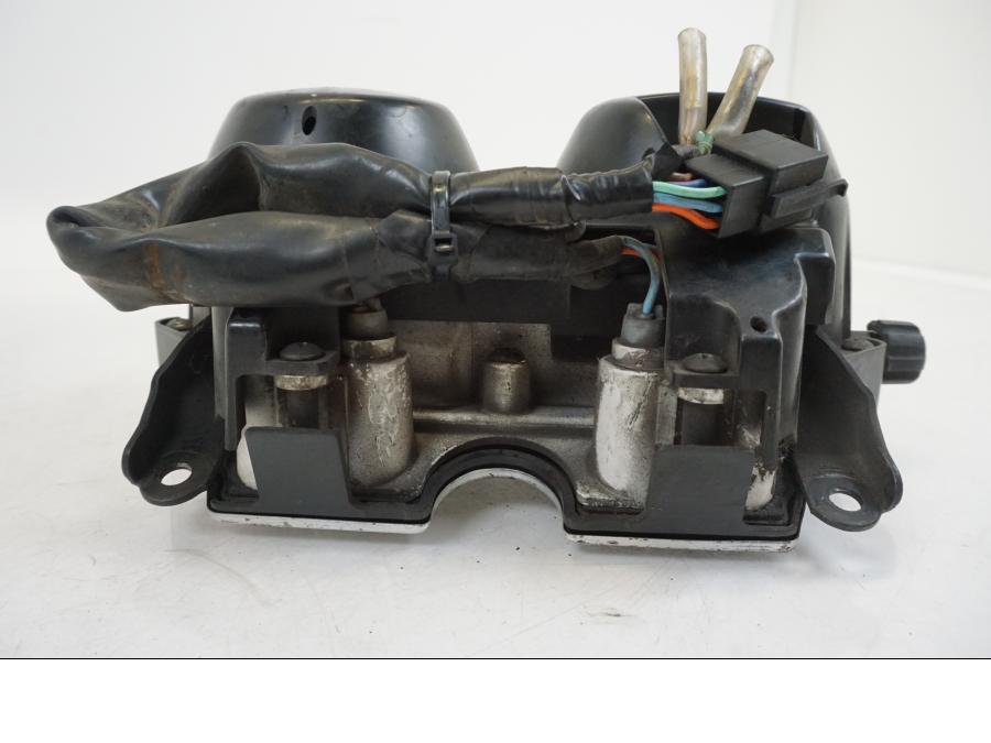 Extrabild4 på Instrumentpanel från en Honda CB 750 -2002 motorcykel.