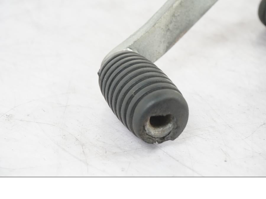 Vänster sida på Växelpedal från en Honda NT 650 V -2002 motorcykel.