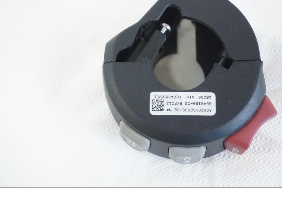 Höger sida på Styrelreglage från en BMW K 1600 -2015 motorcykel.