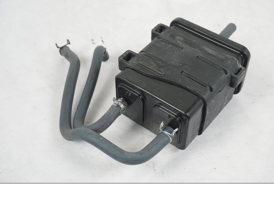 Baksidan på Fuel Evap System från en Yamaha MT-09 -2019 motorcykel.