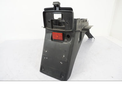 Snett nerifrån på Bakskärm från en Honda CB 750 -1996 motorcykel.