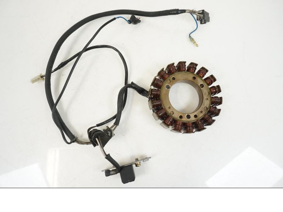 Framsidan på Generator från en Yamaha XV 1100 -1993 motorcykel.