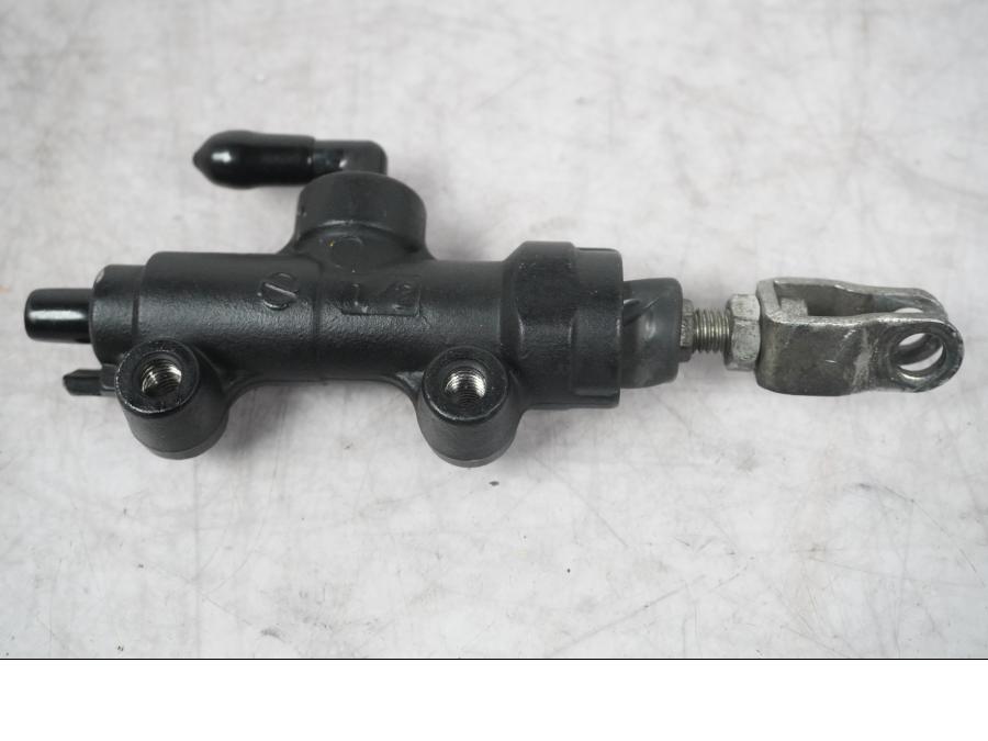 Framsidan på Bromshuvudcylinder från en Kawasaki ZX-10R -2008 motorcykel.