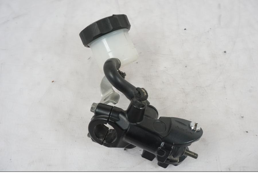 Framsidan på Bromshuvudcylinder från en Suzuki GSX-R 1000 -2005 motorcykel.