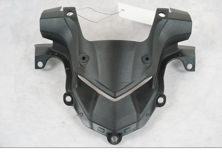 Framsidan på Vindrutefäste från en Kawasaki Z 900 -2019 motorcykel.