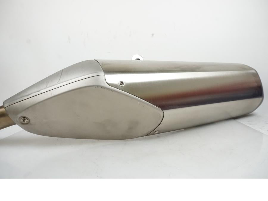 Vänster sida på Ljuddämpare från en BMW K 1600 -2013 motorcykel.