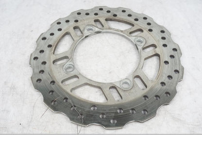 Framsidan på Bromsskiva från en Kawasaki Z 800 -2014 motorcykel.