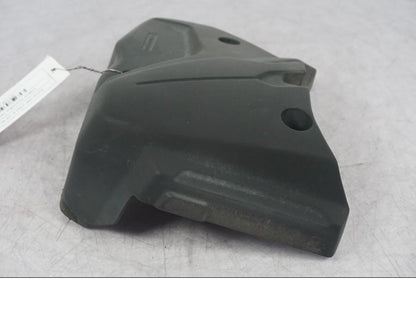 Vänster sida på Motorkåpa från en Suzuki GSF 1250 -2010 motorcykel.