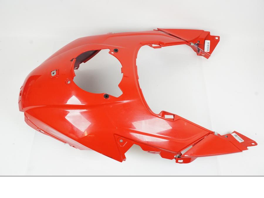 Baksidan på Bensintankskåpa från en BMW S 1000 XR -2019 motorcykel.