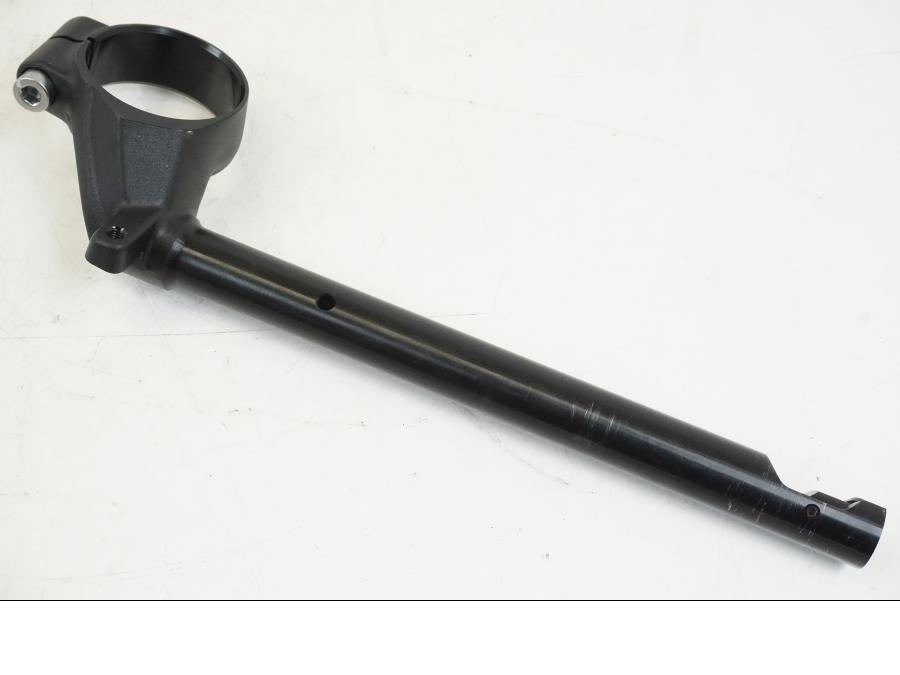 Extrabild1 på Styre från en Triumph Speed Triple -2021 motorcykel.