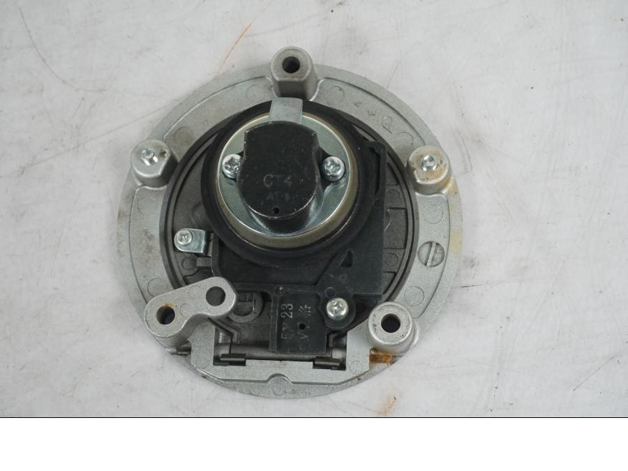 Höger sida på Låssats från en Ducati Monster -2018 motorcykel.