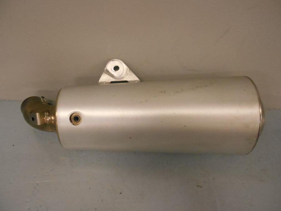 Framsidan på Ljuddämpare från en Ducati Monster 696 -2009 motorcykel.