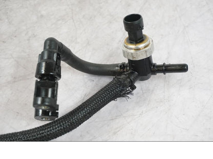 Vänster sida på Fuel Rail från en Buell 1125 R -2008 motorcykel.