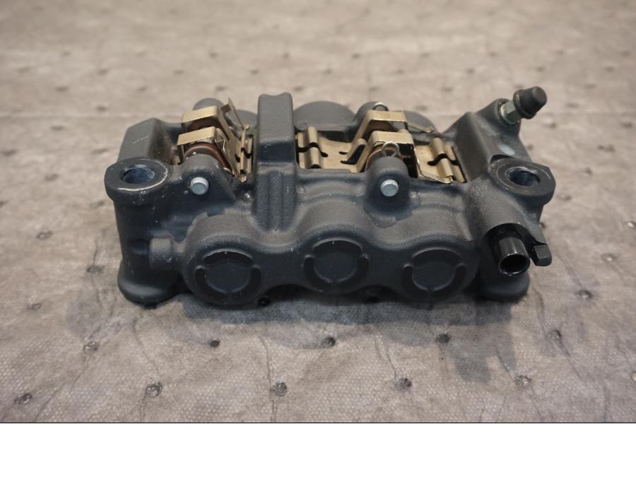 Framsidan på Bromsok från en Yamaha V-Max 1700 -2010 motorcykel.