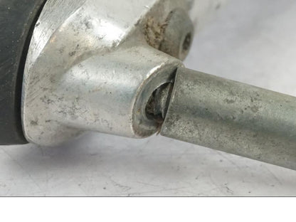 Vänster sida på Fotpinne från en Honda CBR 1100 XX -1999 motorcykel.