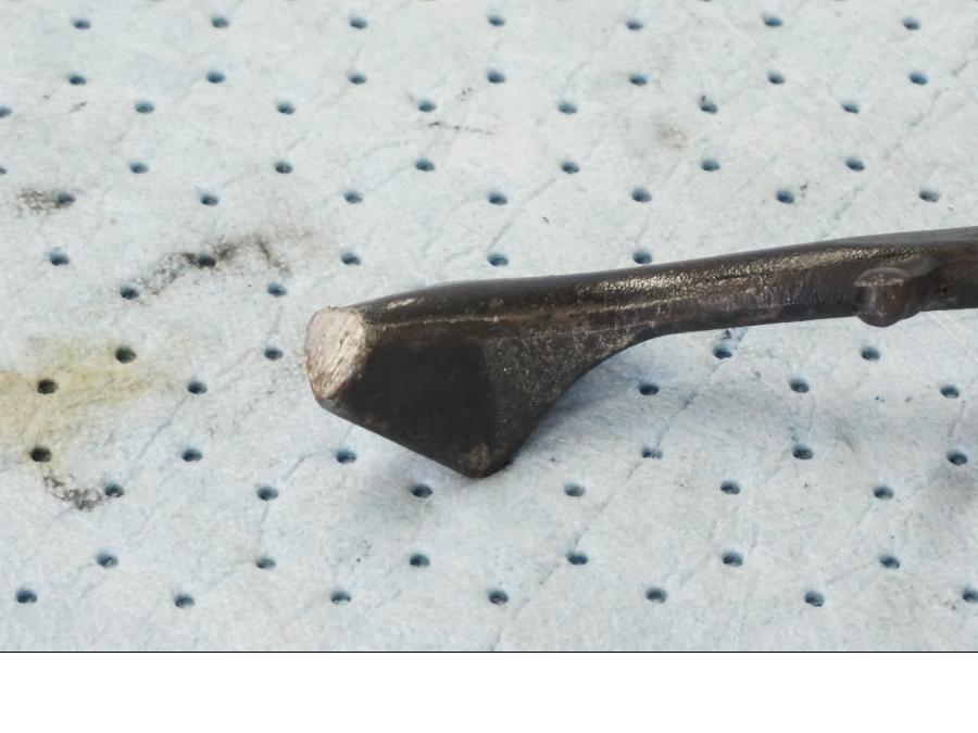 Snett nerifrån på Sidostöd från en Suzuki GSX-R 1000 -2008 motorcykel.