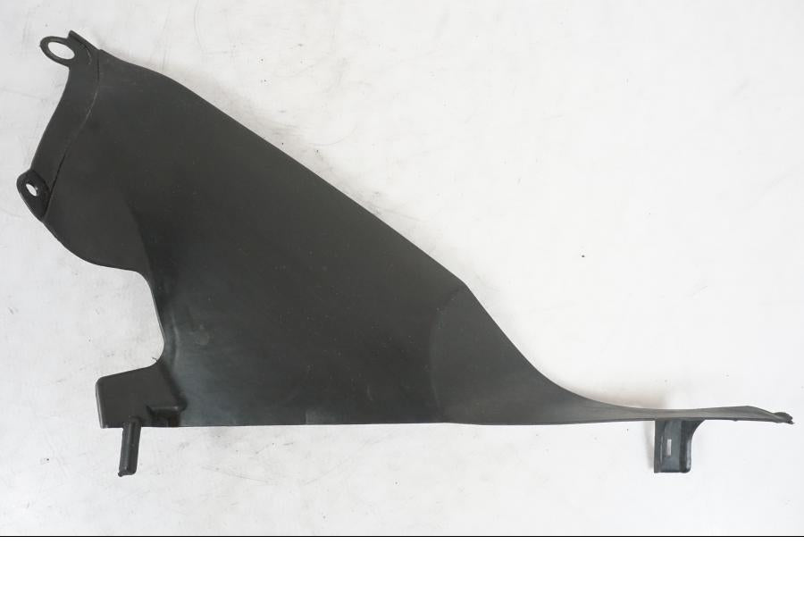 Framsidan på Toppkåpsinsida från en Suzuki GSX-R 750 -2007 motorcykel.