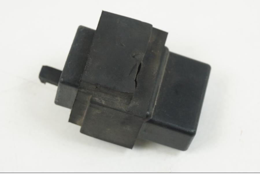 Snett nerifrån på Relä från en Aprilia RS 250 -1998 motorcykel.