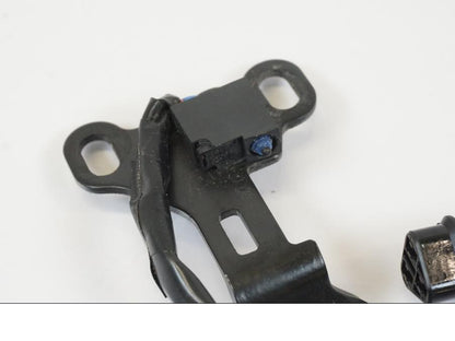 Höger sida på Bromsljuskontakt från en Triumph Trident -2021 motorcykel.