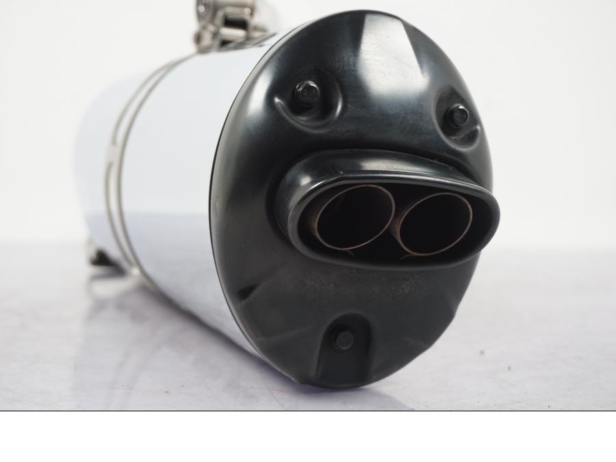 Vänster sida på Ljuddämpare från en BMW R 1200 GS -2005 motorcykel.