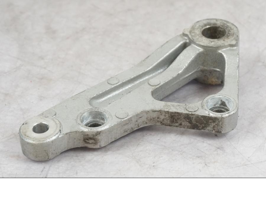 Vänster sida på Bromsoksfäste från en Kawasaki ZZR 600 -1993 motorcykel.