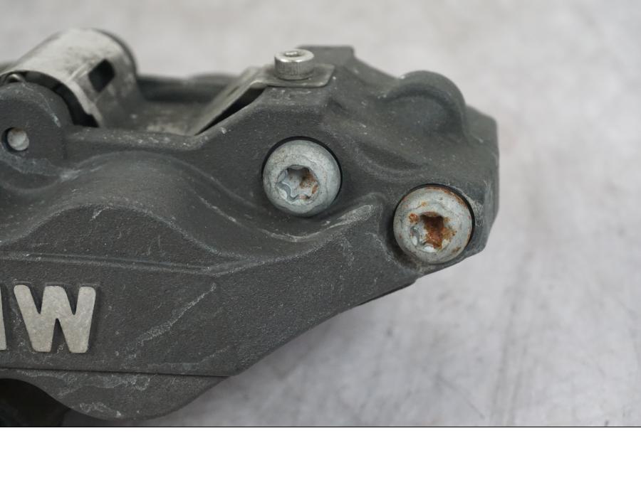 Höger sida på Bromsok från en BMW K 1600 GTL -2015 motorcykel.