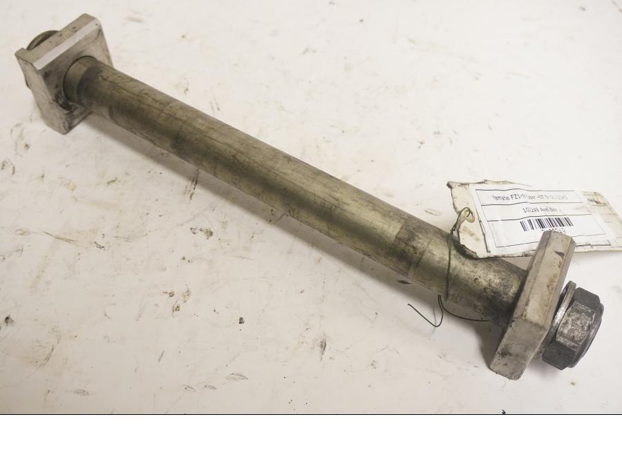 Framsidan på Axel från en Yamaha FZ-1 N -2007 motorcykel.