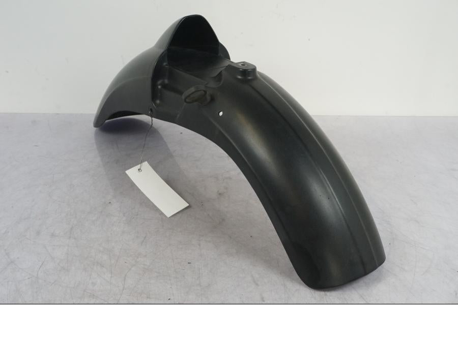 Snett nerifrån på Framskärm från en BMW R 1100 GS -1998 motorcykel.