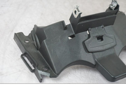 Baksidan på Sadelfäste från en BMW F 800 R -2018 motorcykel.