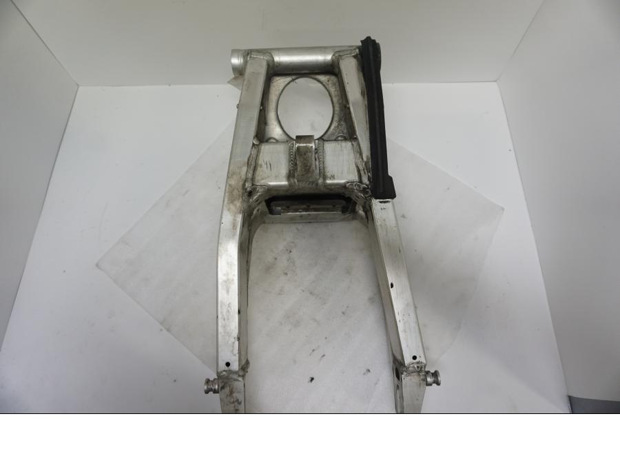 Höger sida på Sving från en Yamaha YZF R6 -1999 motorcykel.