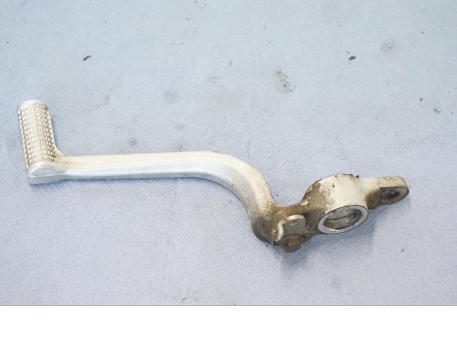 Höger sida på Bromspedal från en Suzuki GSX 1300 BK -2008 motorcykel.