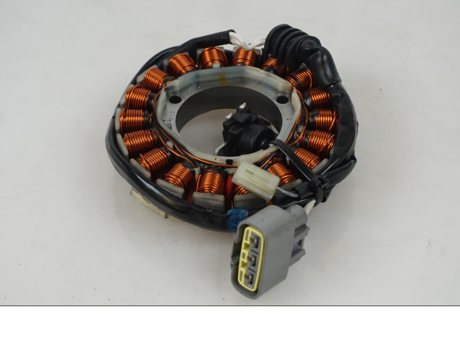 Framsidan på Generator från en Yamaha MT-07 -2014 motorcykel.