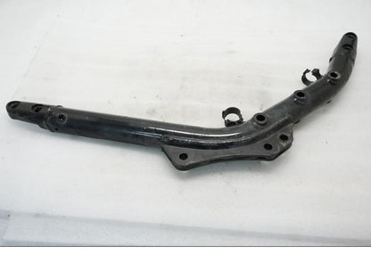 Framsidan på Ramdel från en Yamaha XVZ 13TD -1999 motorcykel.