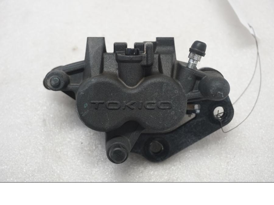 Framsidan på Bromsok från en Suzuki SV 650 -2016 motorcykel.